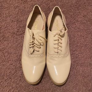Twiggy London Cream Oxford / Loafers